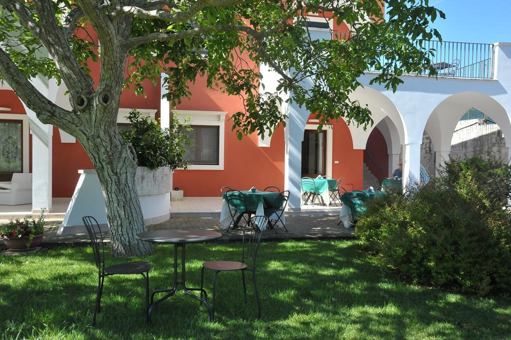 Hostal Relais Casabella Martina Franca Exterior foto
