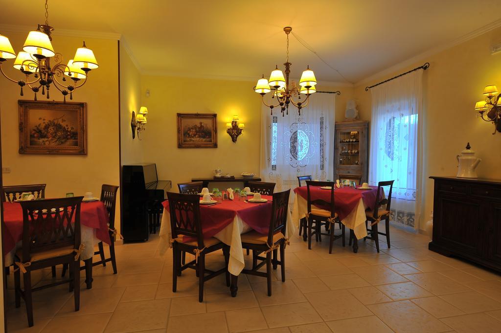 Hostal Relais Casabella Martina Franca Exterior foto