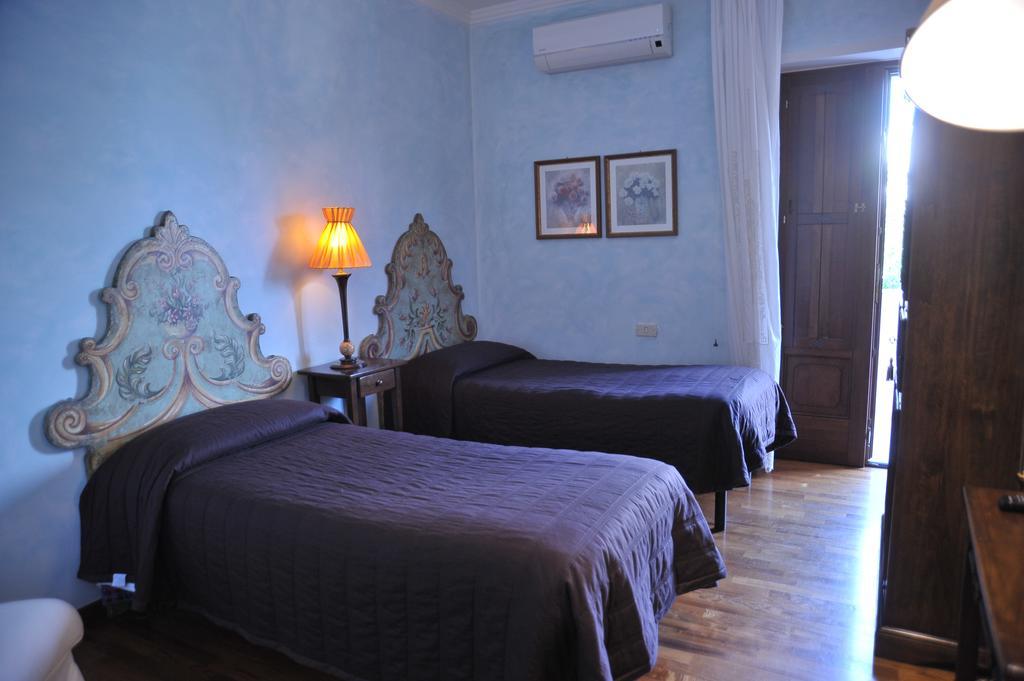 Hostal Relais Casabella Martina Franca Exterior foto
