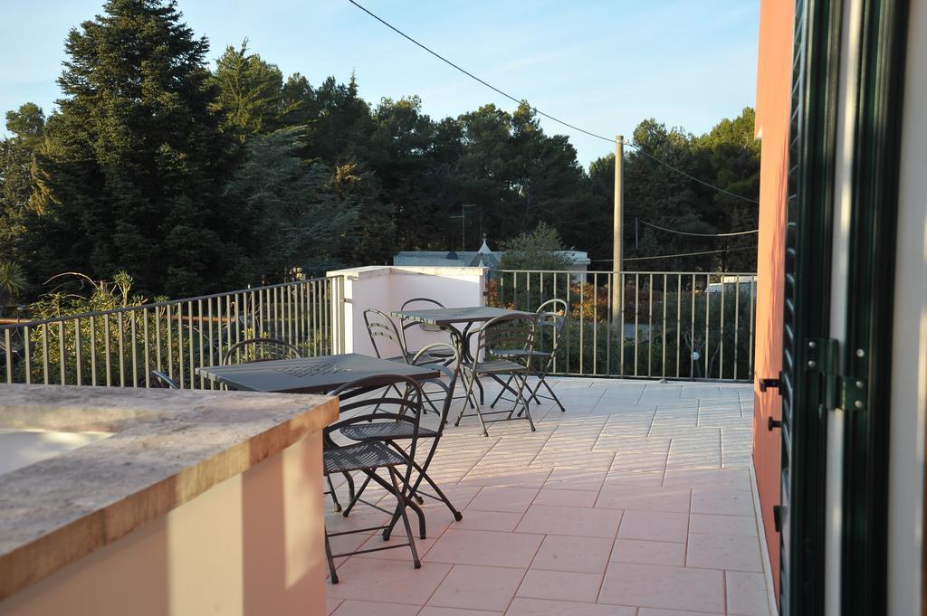 Hostal Relais Casabella Martina Franca Exterior foto
