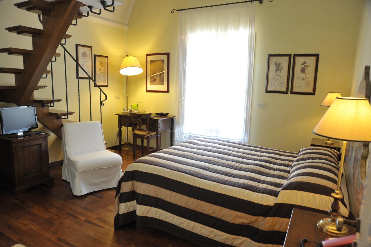 Hostal Relais Casabella Martina Franca Exterior foto
